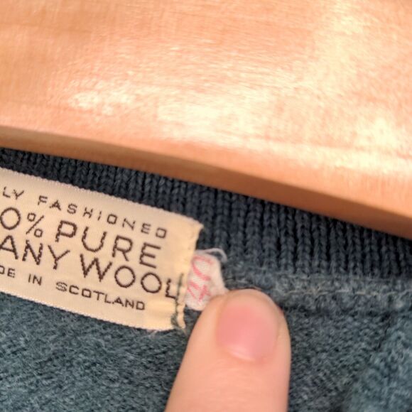 Fully Fashioned Women's Sweater Green 40 Collared Botany Wool Made in Scotland - Picture 11 of 14